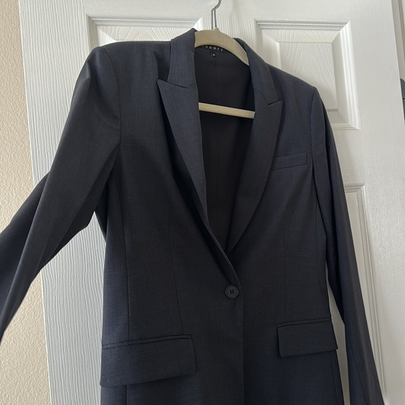 Theory Charcoal Blazer PERFECT condition - Picture 3 of 7